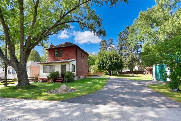 Property Photo:  781 Oakdale Avenue  ON L7T 1L5 