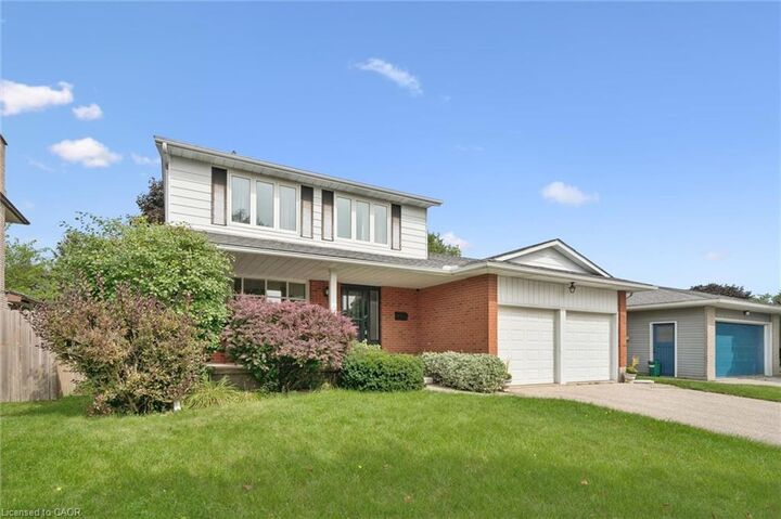 Property Photo:  224 Foxhunt Road  ON N2K 2R9 