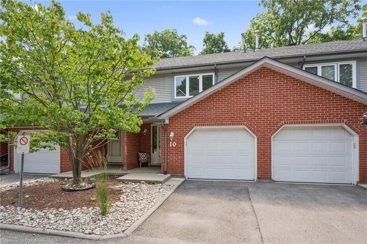 Photo de la propriété: 89 Woolwich Street 10 ON N2K 1S5