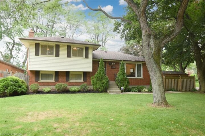 Property Photo:  483 Annalee Drive  ON L9G 2R7 
