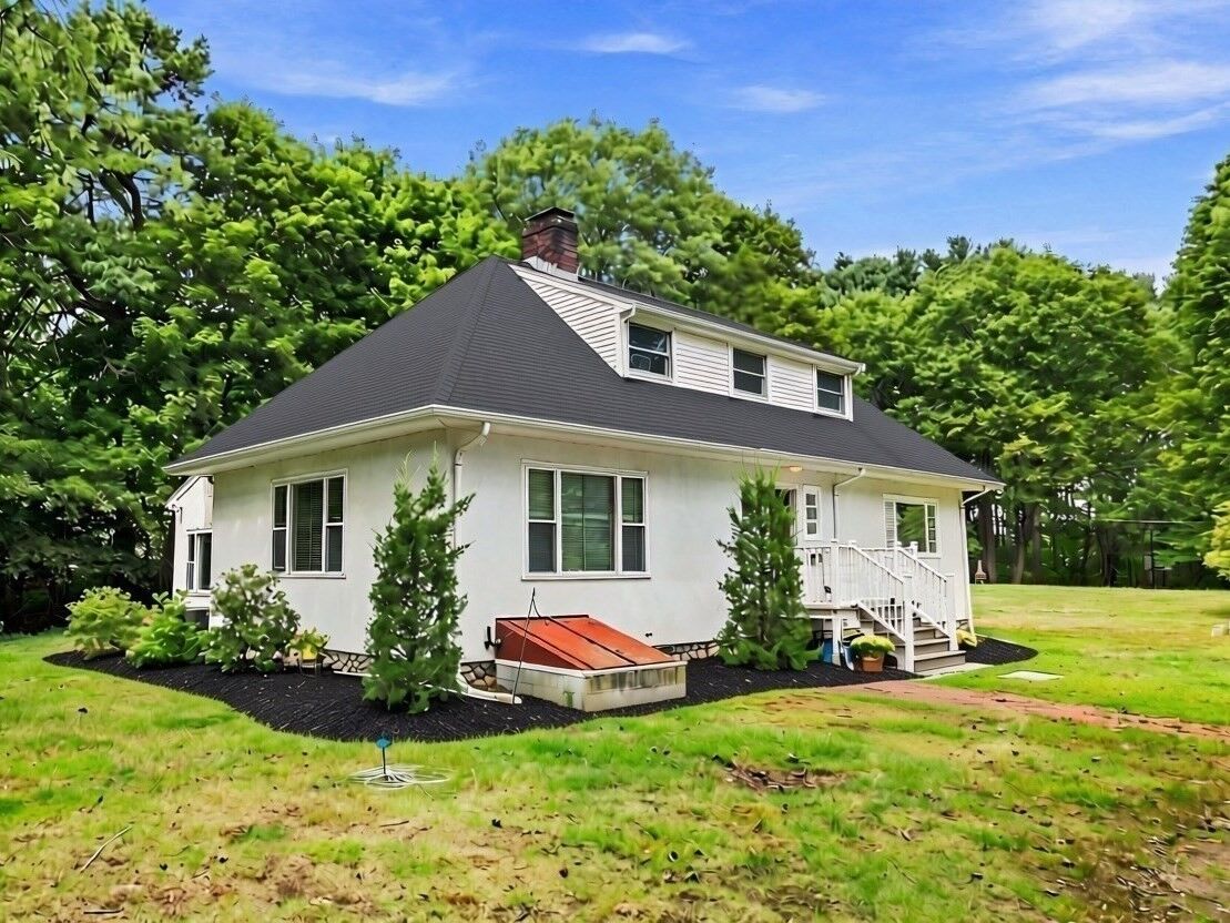 Property Photo: 10 Pilgrim Way MA 02032