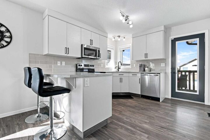 Property Photo:  212 Thomlison Avenue  AB T4P 3E6 