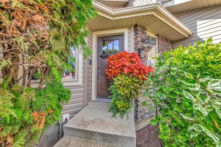 Property Photo:  2306 52A Avenue Close  AB T9V 2R5 