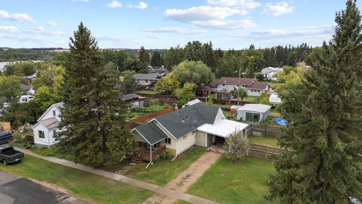 Property Photo:  210 McGill Street  AB T0B 1M0 