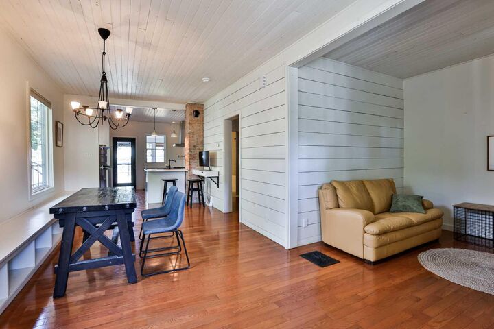Property Photo:  937 10 Street S  AB T1J 2N4 
