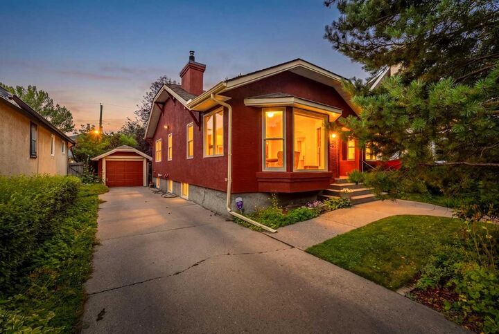 Property Photo:  525 Alexander Crescent NW  AB T2M 4B3 