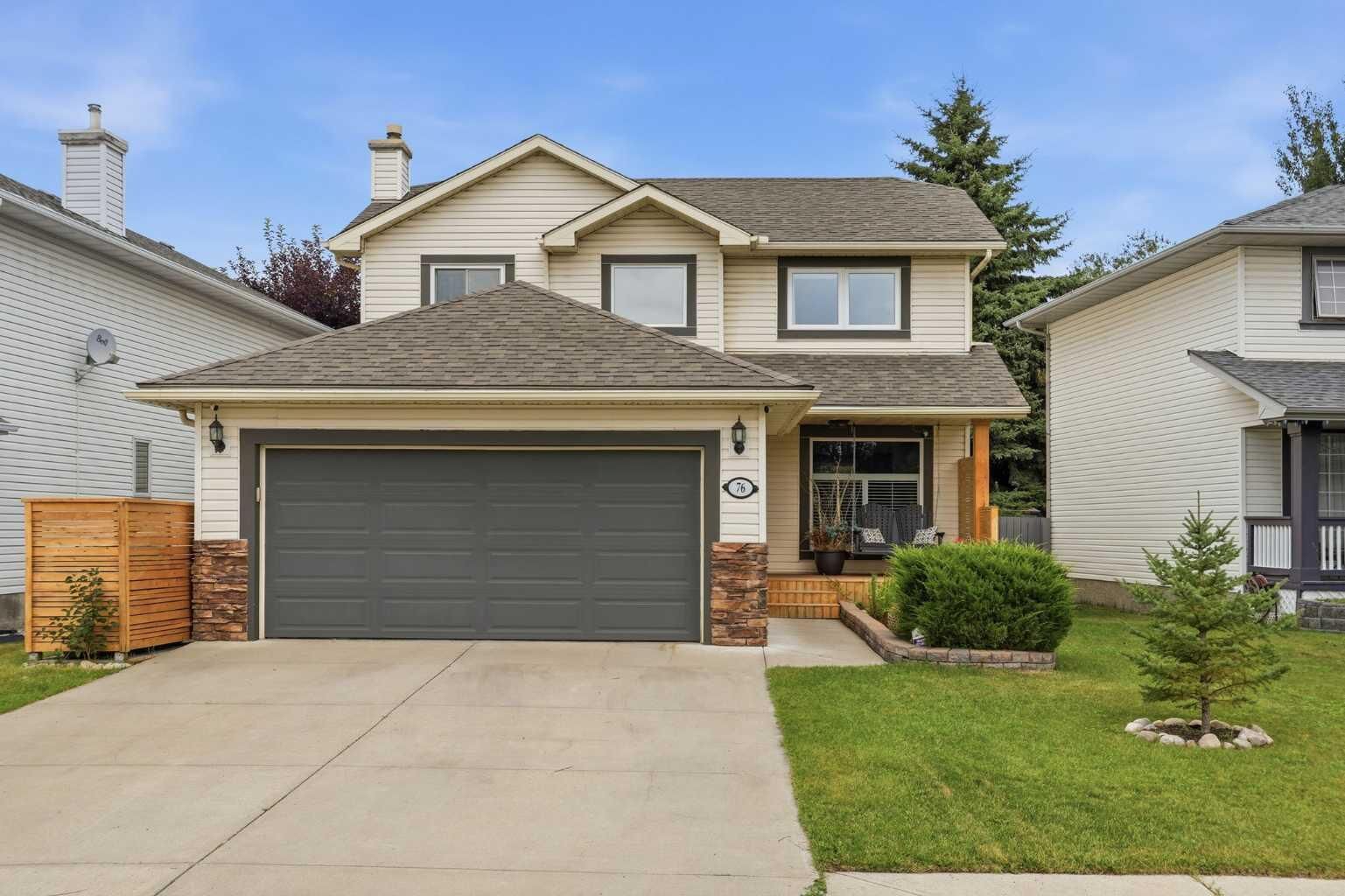Property Photo:  76 Douglas Park Boulevard SE  AB T2Z 2K9 
