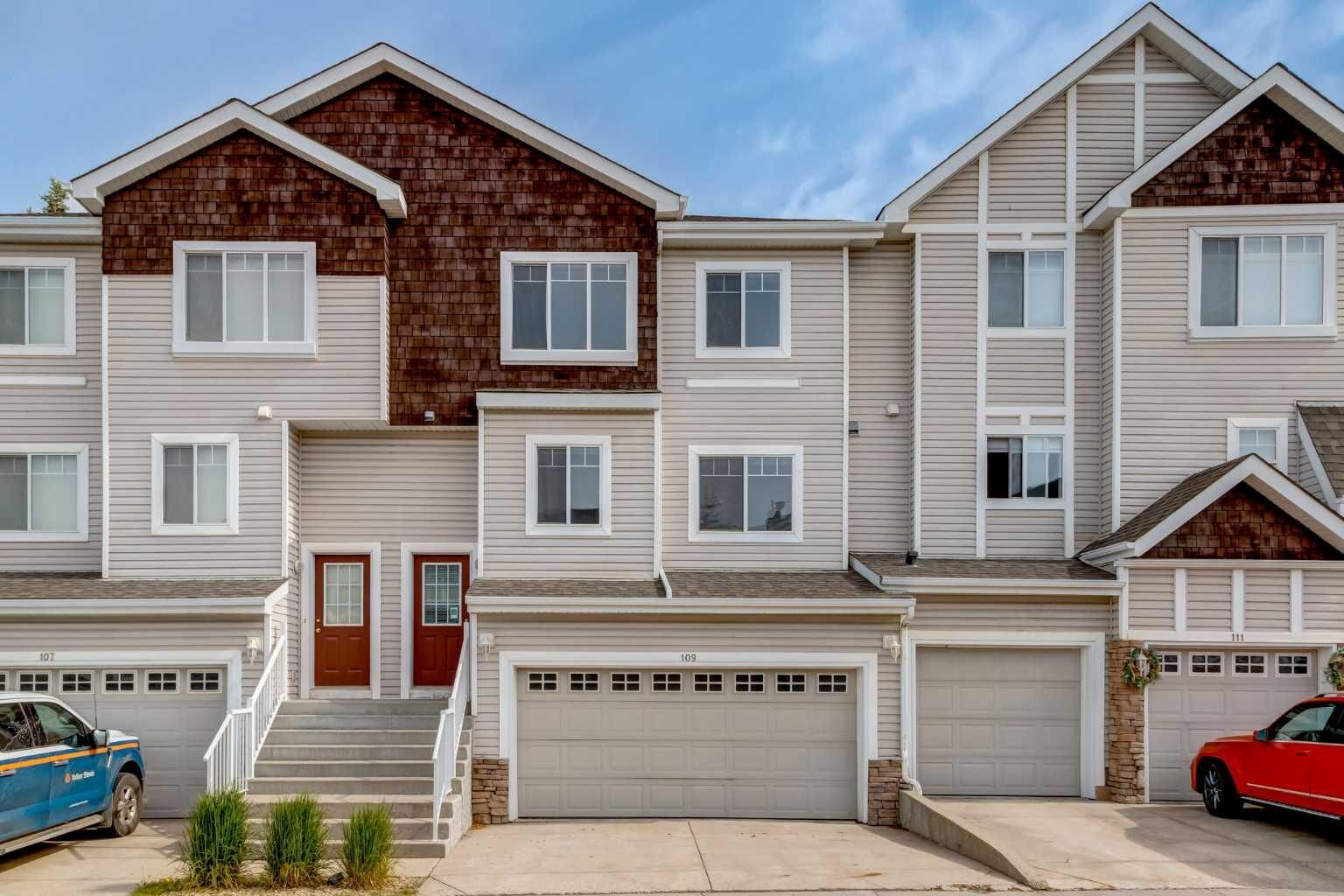 Property Photo:  109 Hidden Creek Gardens NW  AB T3A 6J4 