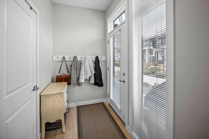 Property Photo:  210 Crestbrook Common SW  AB T3B 6L1 