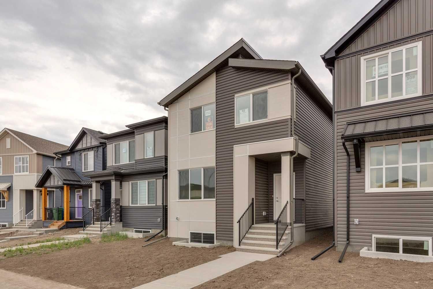 Property Photo:  112 Lucas Green NW  AB T3P 2X9 