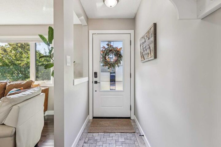 Property Photo:  7623 Fleetwood Drive SE  AB T2H 0X2 