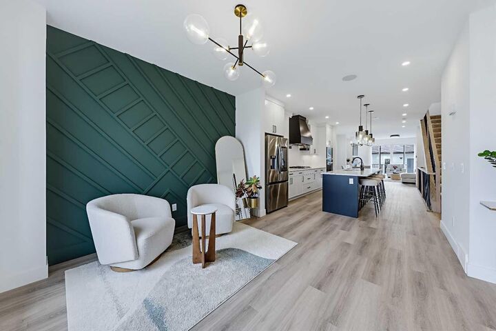 Property Photo:  7341 37 Avenue NW  AB T3B 1W7 