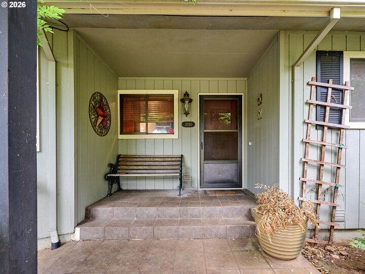 Property Photo:  3780 Victor Point Rd NE  OR 97381 