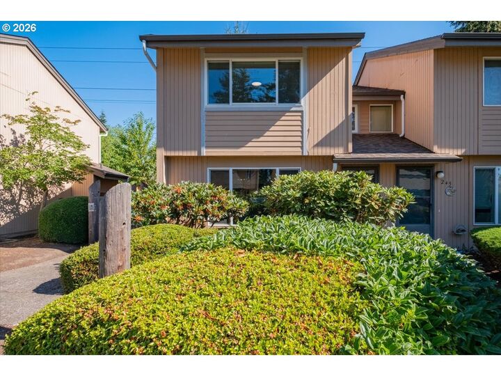 Property Photo:  247 McNary Heights Dr N  OR 97303 