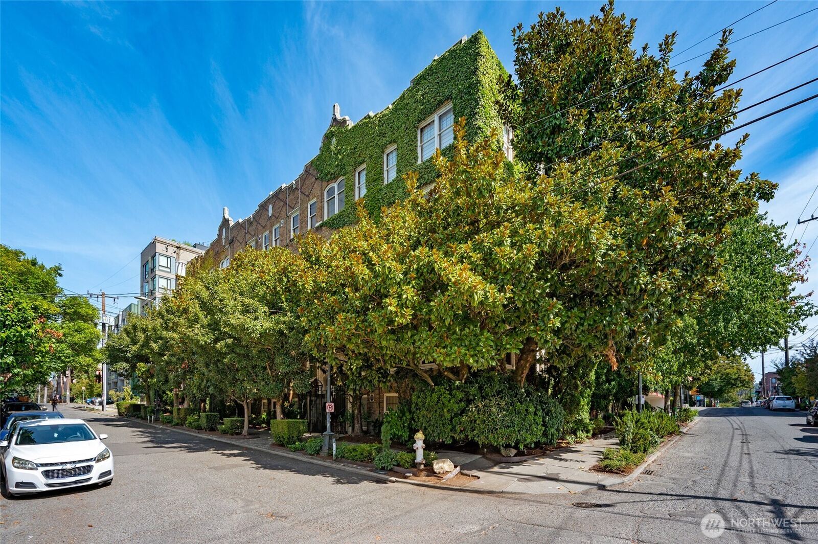 Property Photo:  400  Boylston Avenue E 410  WA 98102 