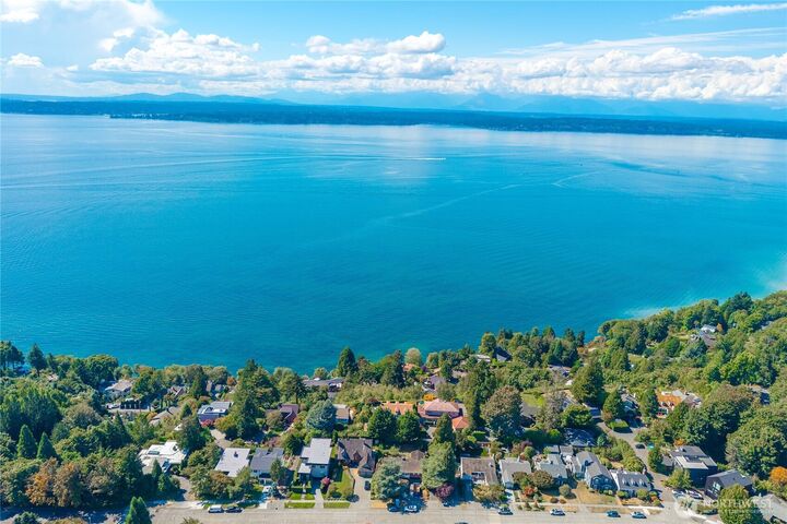 Property Photo: 3233 Magnolia Boulevard W WA 98119