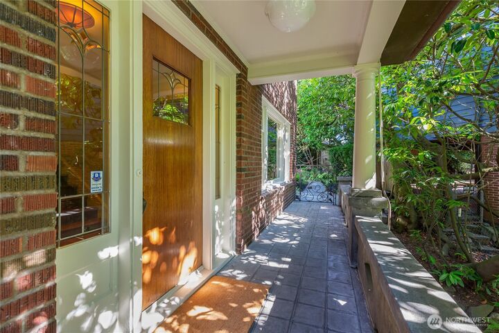 Property Photo: 2306 Lake Park Drive S WA 98144