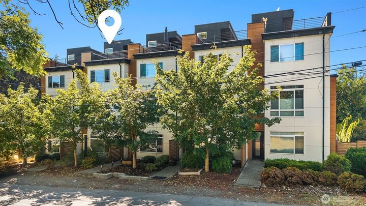 Property Photo:  10363  Ashworth Avenue N  WA 98133 