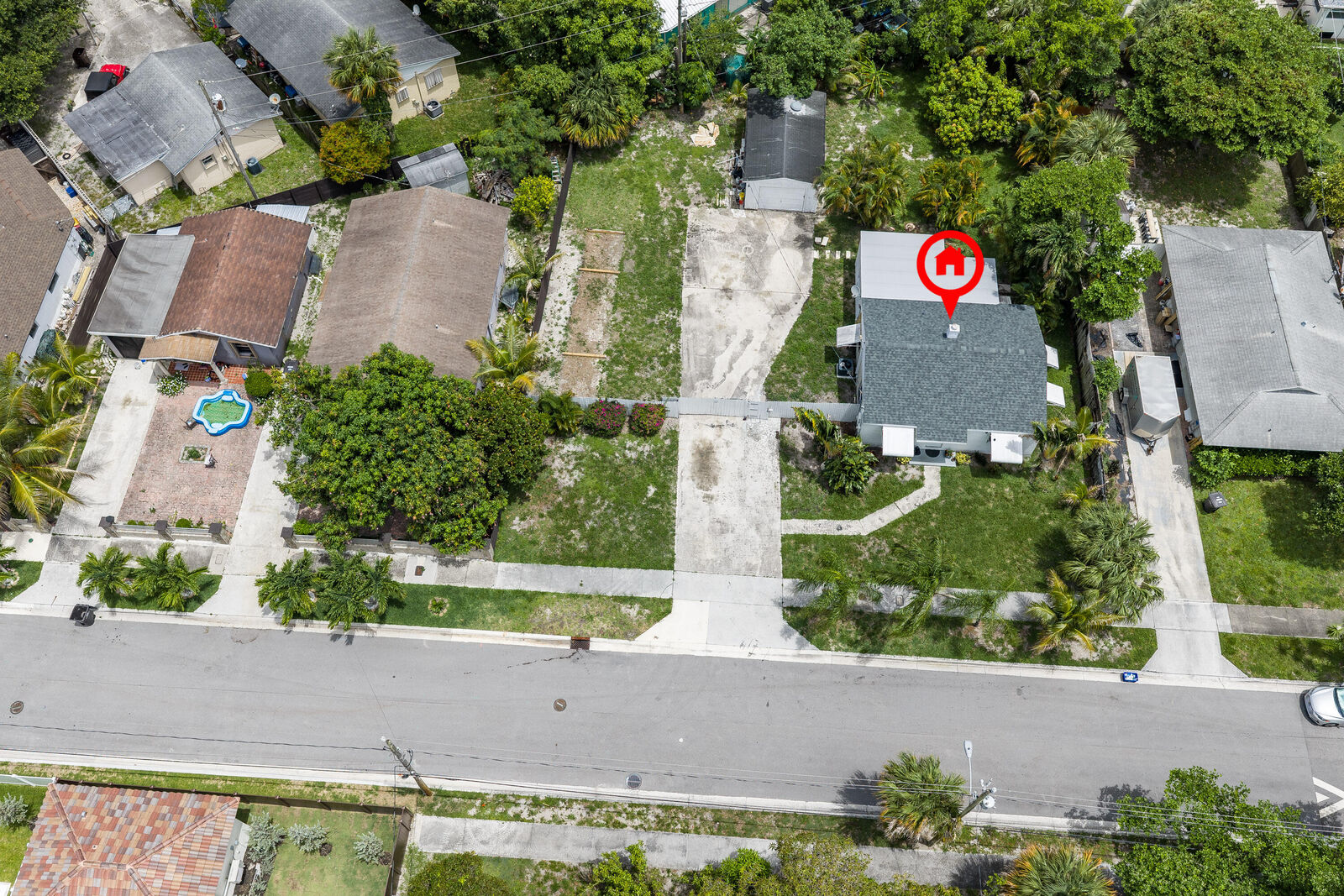 Property Photo:  1007 Charles Street  FL 33401 