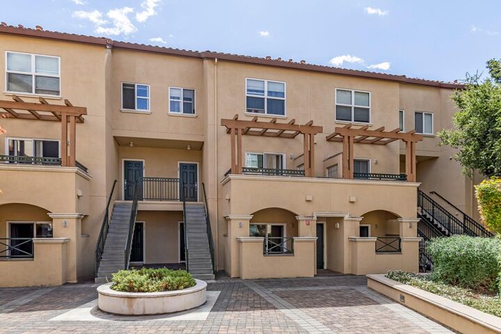 Property Photo:  108 Bryant Street 25  CA 94041 