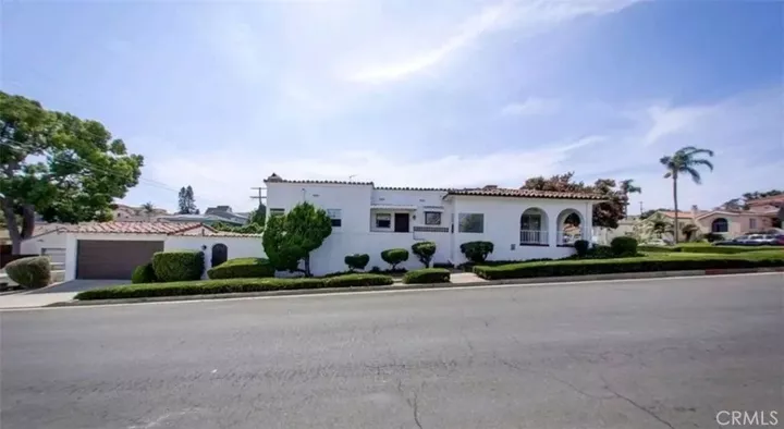 Property Photo:  4400 W 59th Place  CA 90043 