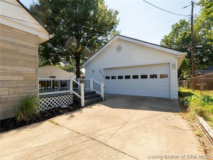 Property Photo: 723 Martha Avenue IN 47130