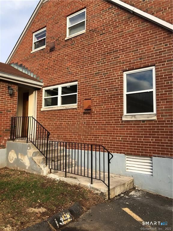 Property Photo:  21 Hartford Avenue 13  CT 06111 
