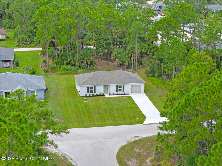 Property Photo: 1094 Harlingen Road SW FL 32908
