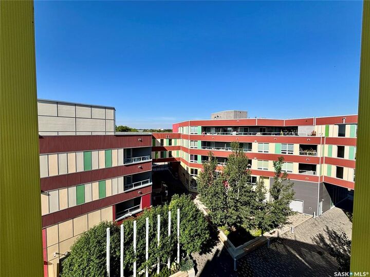 Property Photo:  408 B Avenue S 403  SK S7M 5M9 