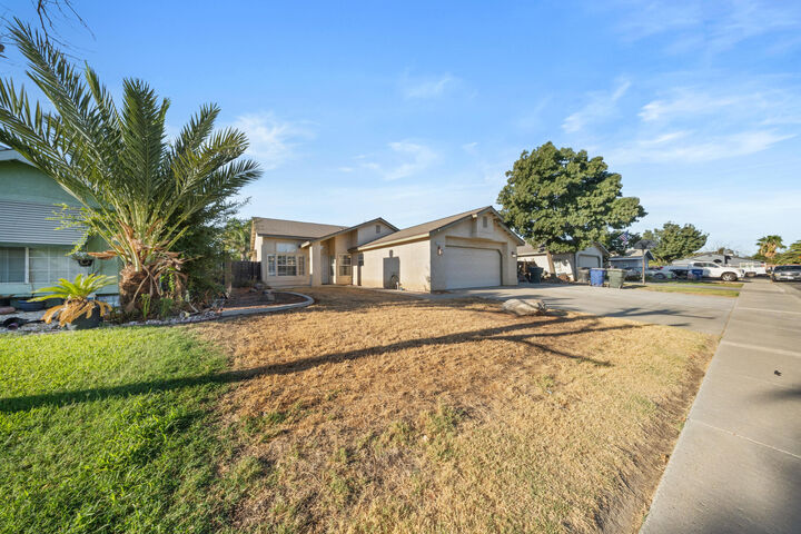 Property Photo:  915 Euclid Drive  CA 93230 