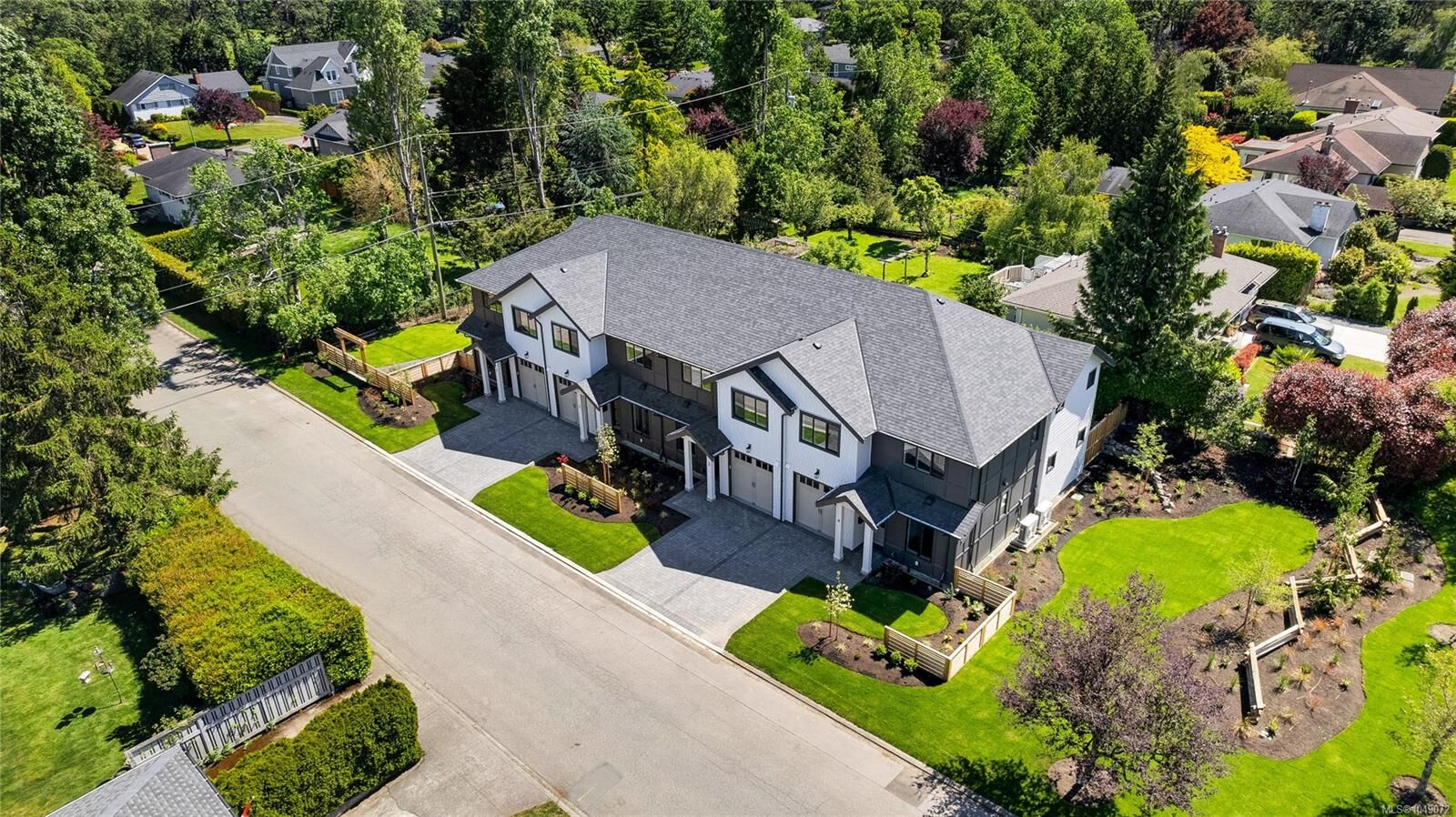 Property Photo:  3333 Henderson Rd #4  BC V8Z 3P3 