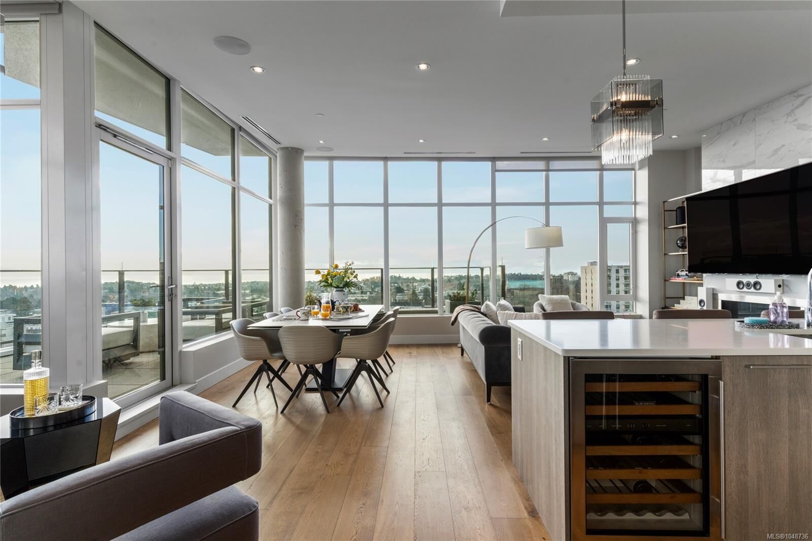 Property Photo:  960 Yates St #Ph1801  BC V8V 3M3 
