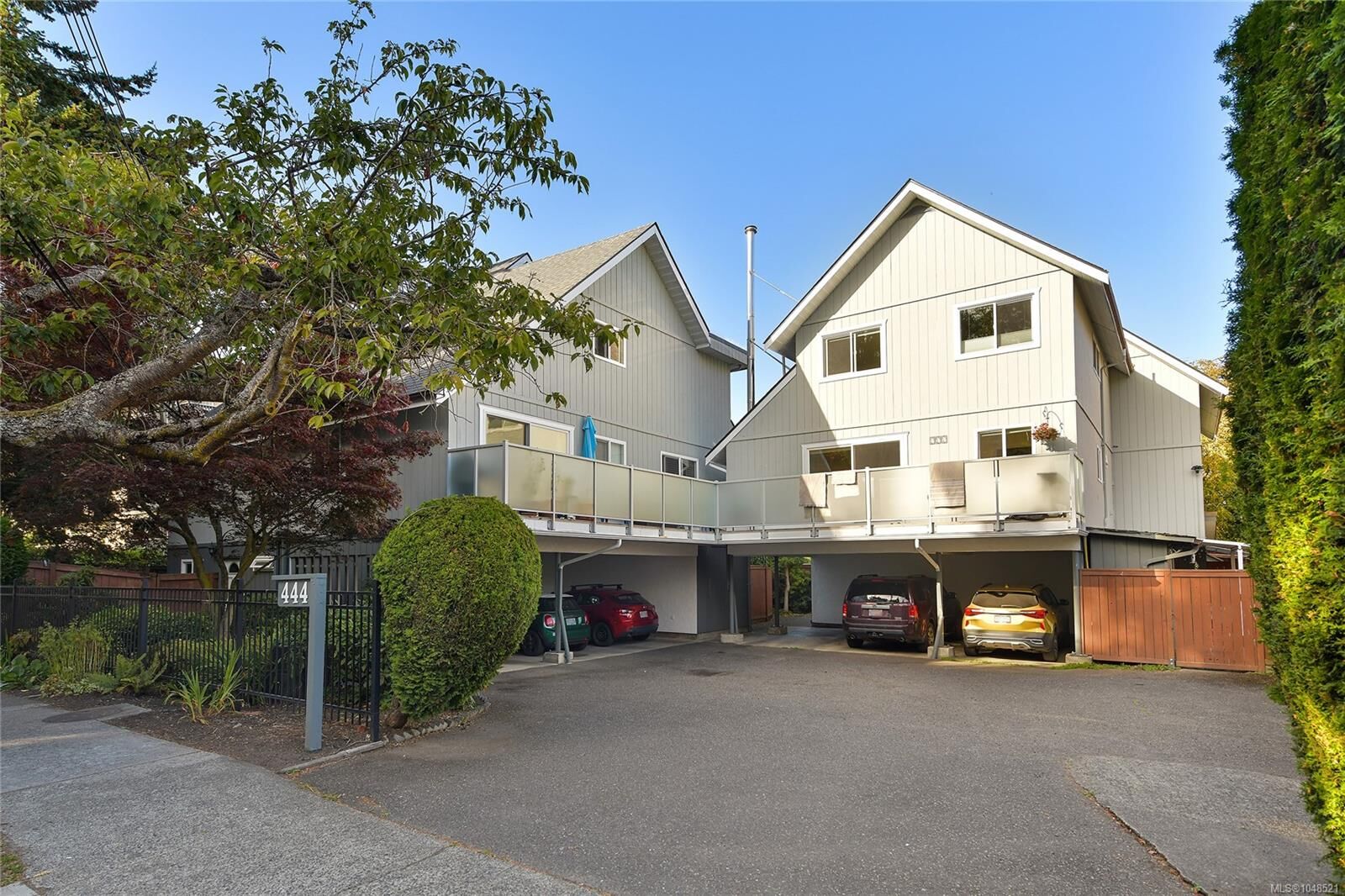 Property Photo:  444 Michigan St #2  BC V8V 1R5 