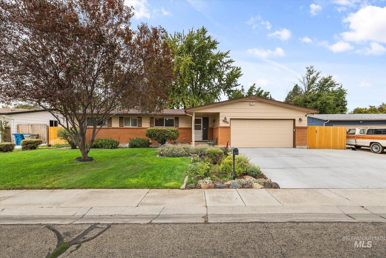Property Photo:  3335 N Manchester St  ID 83704 