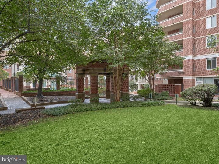 Property Photo:  1321 N Adams Court 106  VA 22201 