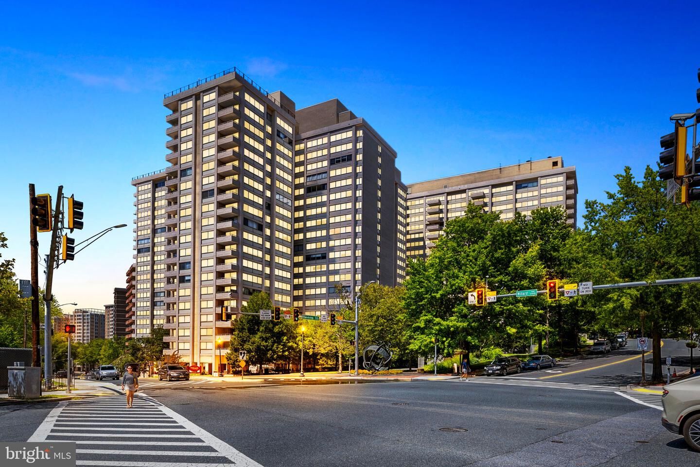 Property Photo:  4515 Willard Avenue 509S  MD 20815 