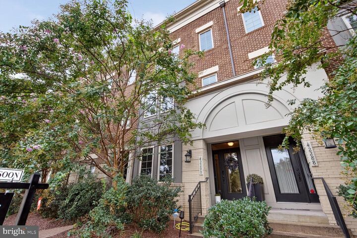 Property Photo:  42290 Peregrine Terrace  VA 20148 