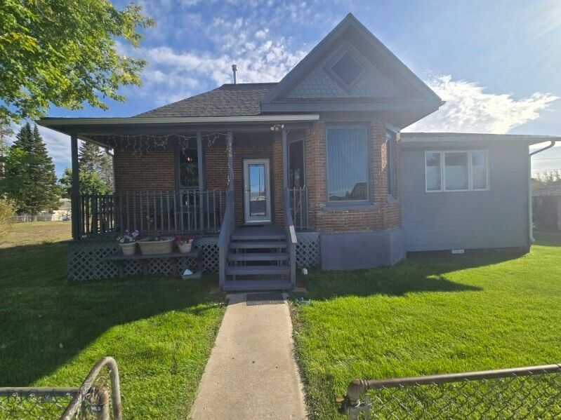 Property Photo: 1926 Yale Avenue MT 59701