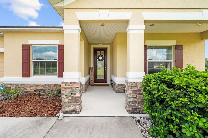 Property Photo: 5615 SW 215th Terrace FL 32669