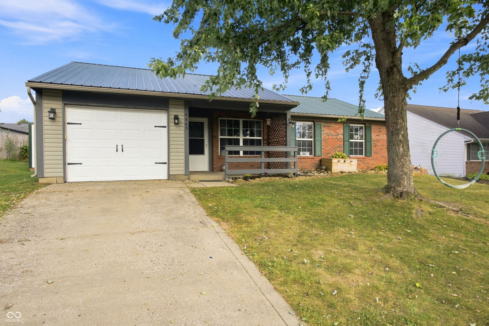 Property Photo: 4865 Hunters Run IN 47201
