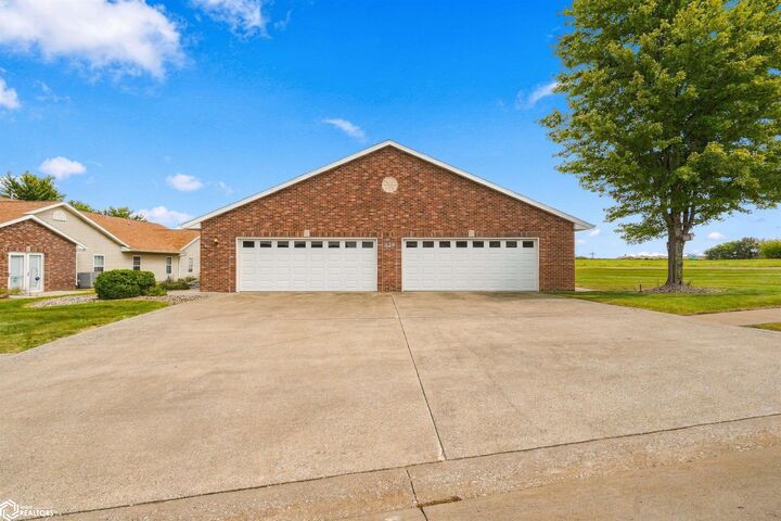 Property Photo:  628 Layne Drive 1  IA 52655 