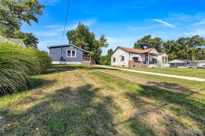 Property Photo: 21 Shumate Avenue MO 63043