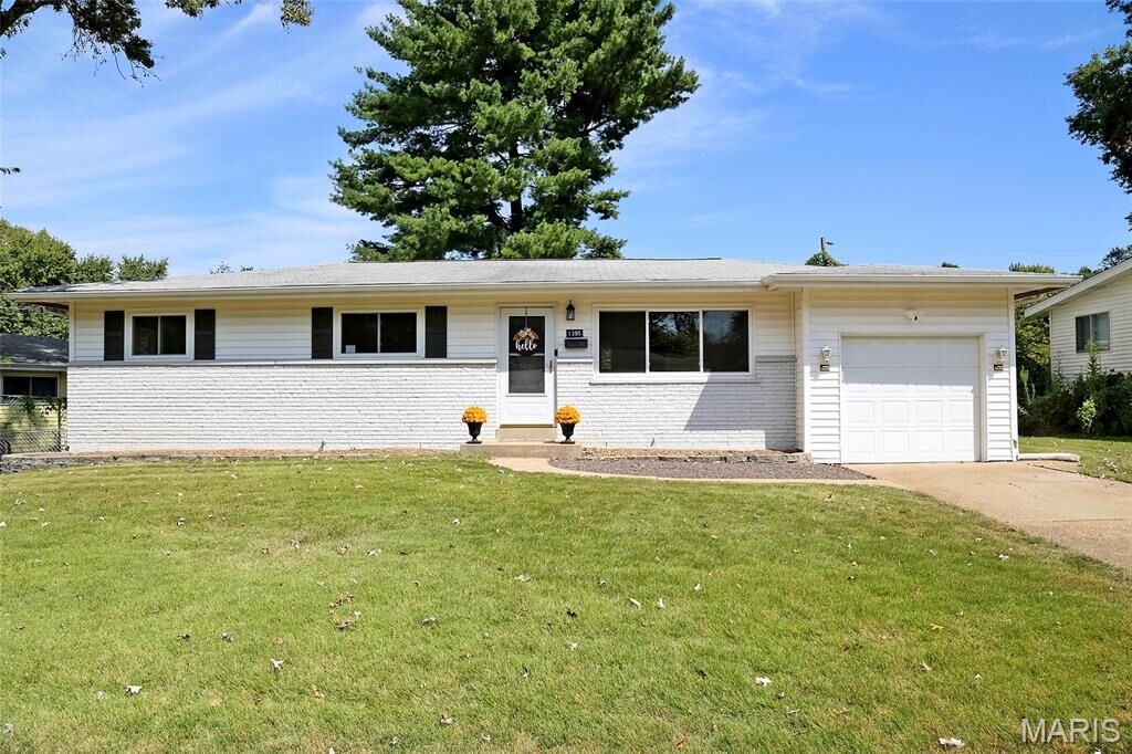Property Photo:  1395 Ensenada Drive  MO 63031 
