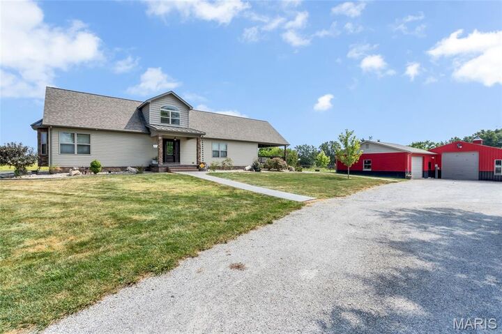 Property Photo: 4176 State Route 156 IL 62298