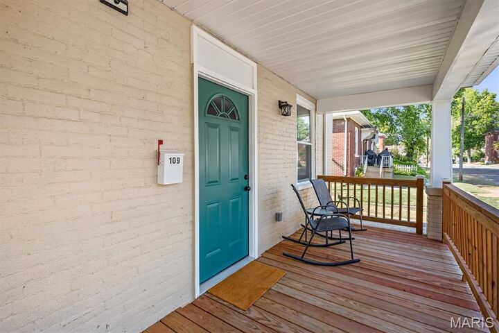 Property Photo: 109 N Oak Street IL 62220