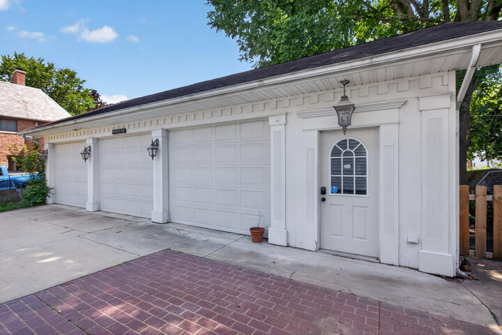 Property Photo:  311 S Thompson Street  MI 49203 