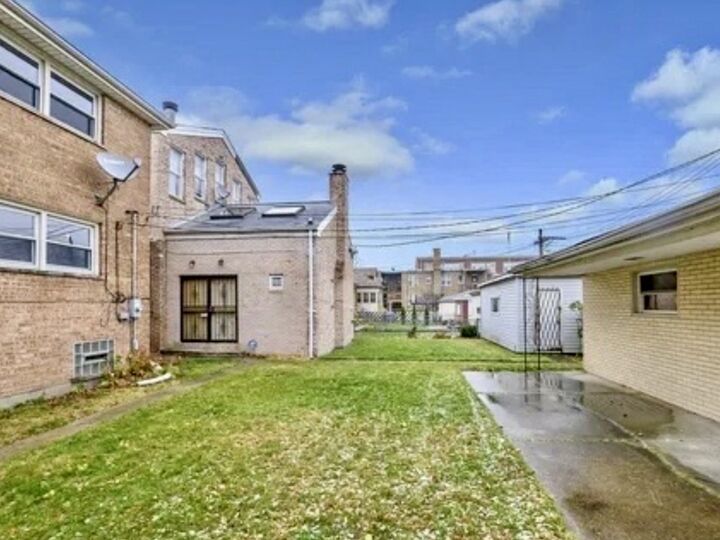 Property Photo:  155 W 81st Street  IL 60620 