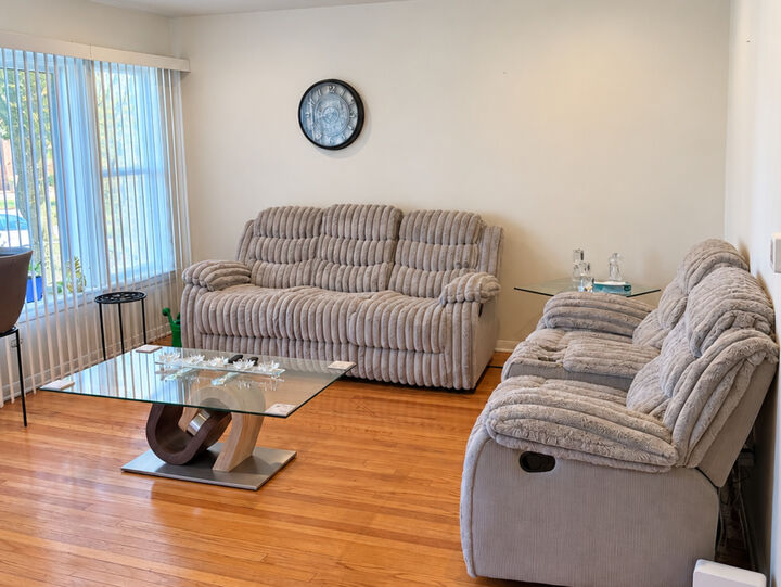 Property Photo:  155 W 81st Street  IL 60620 