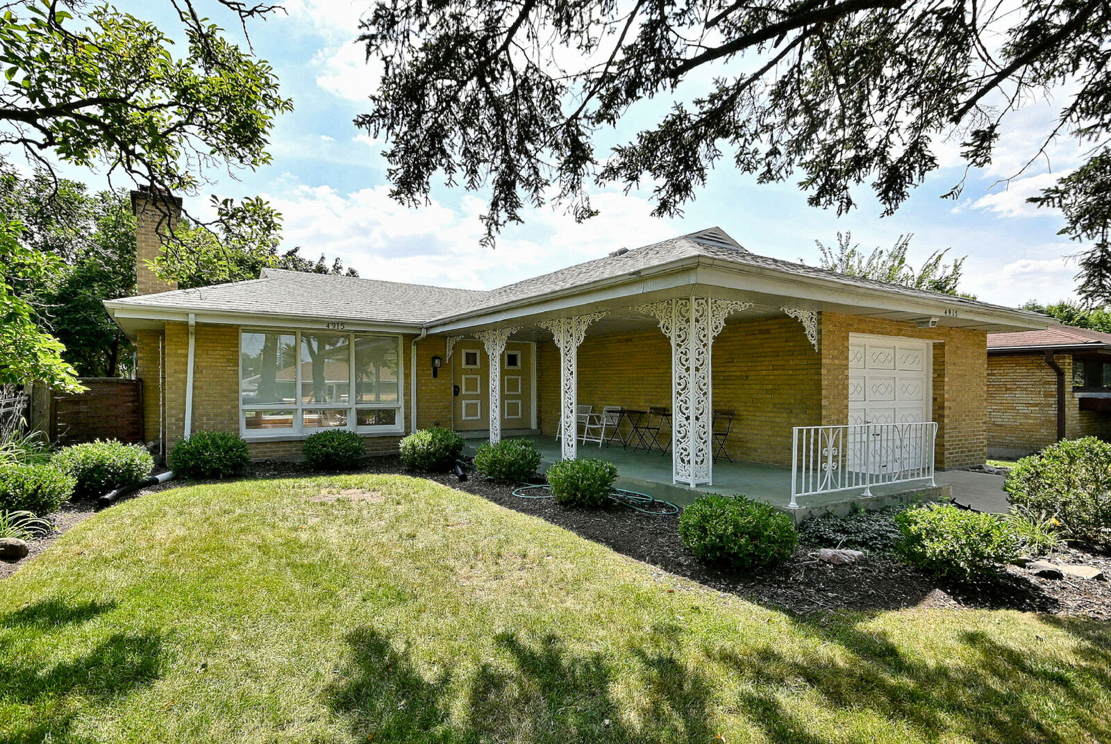 Property Photo:  4915 Jerome Avenue  IL 60077 