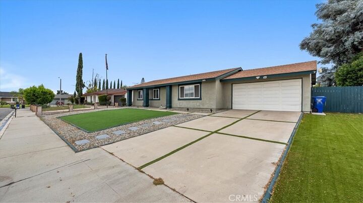 Property Photo:  760 S Brierwood Avenue  CA 92376 